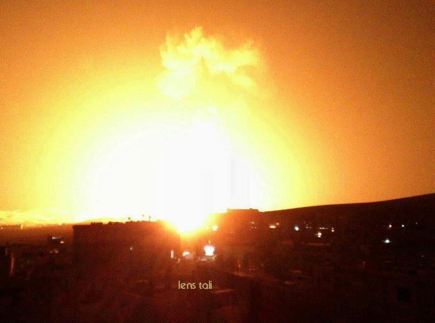 Damaskus kl. 2.00 i nat. Nej, det er ikke solen, men et israelsk angreb. 